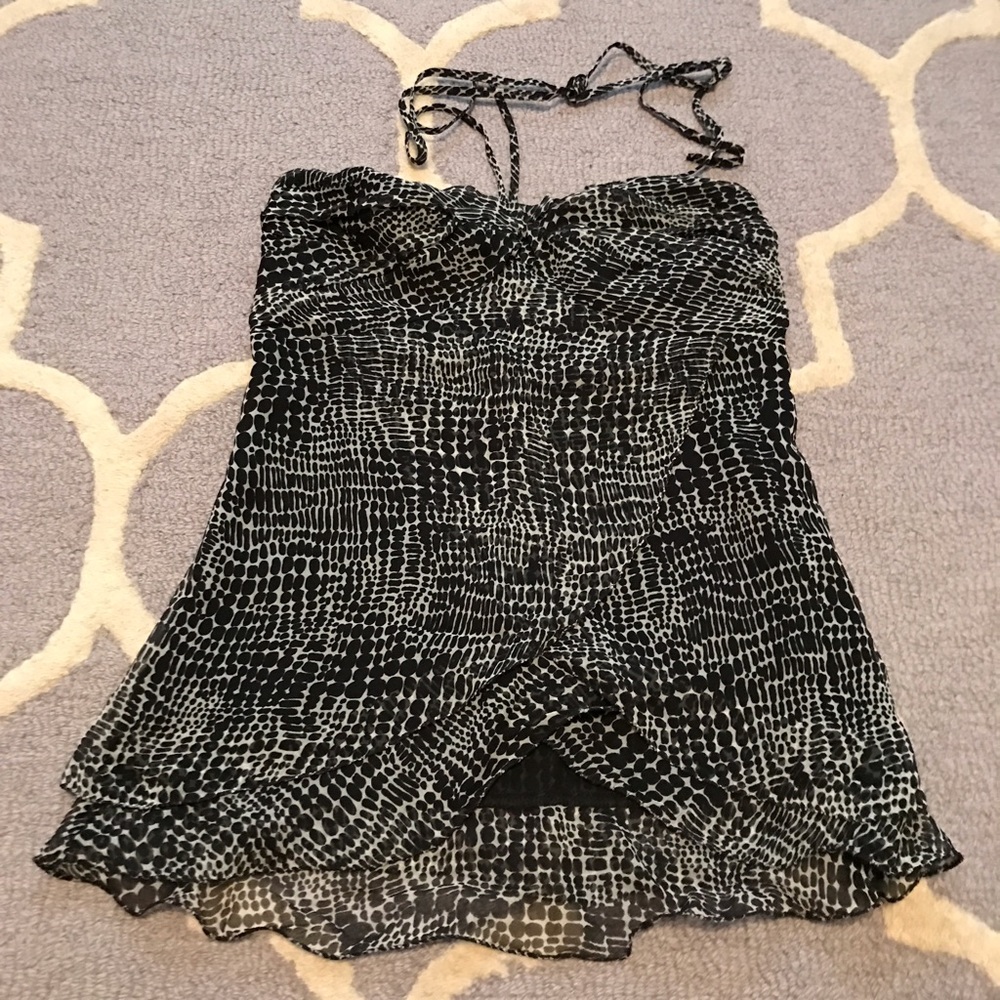 The Limited NWT Strapless “going out top” , XS