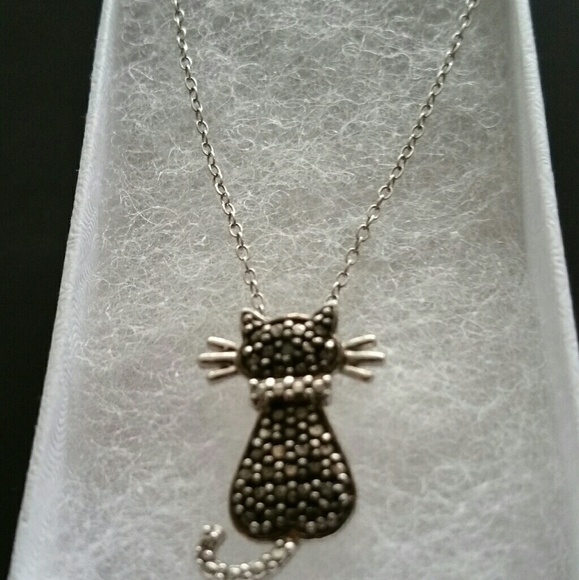 Necklace - Picture 2 of 4