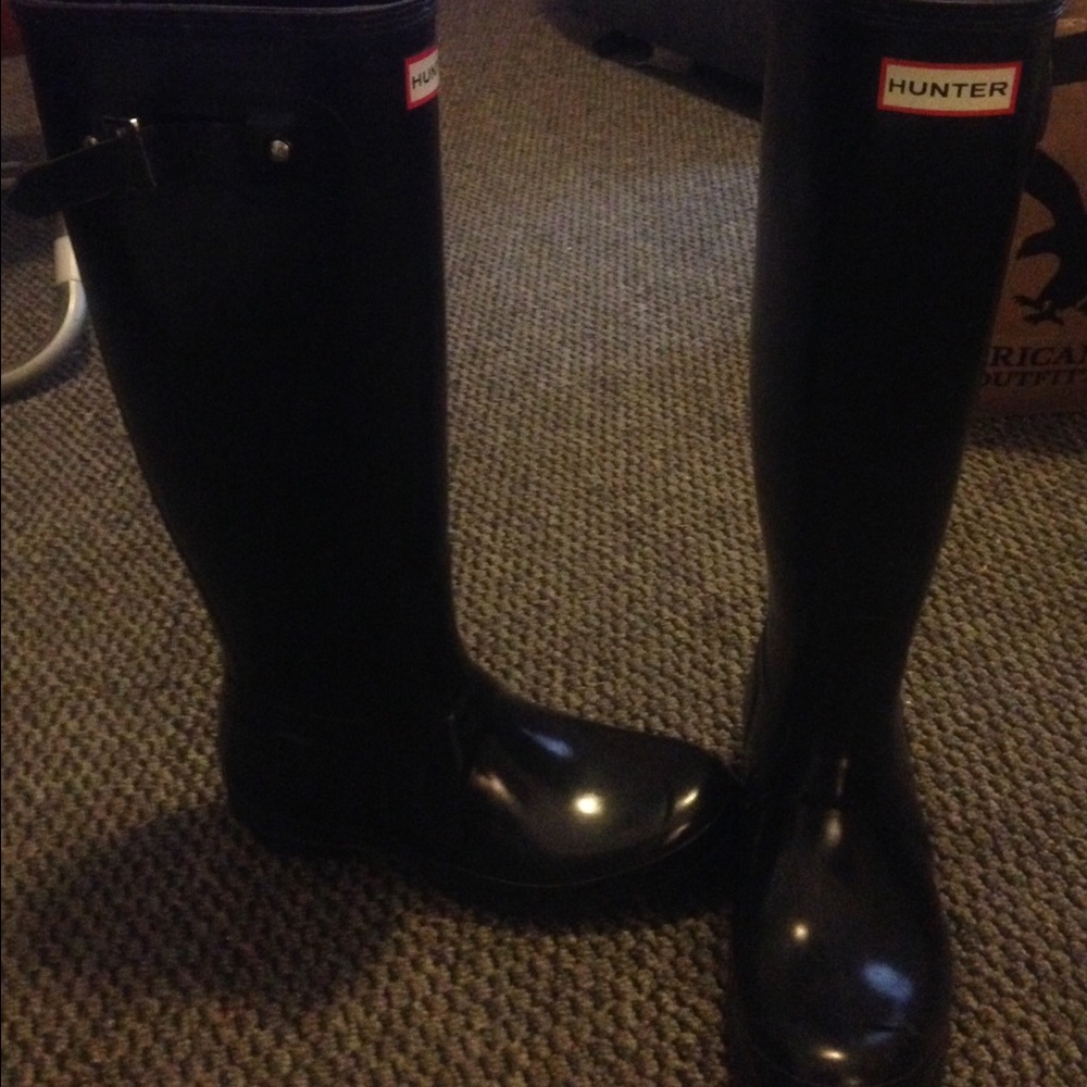 Black Hunter boots size 8