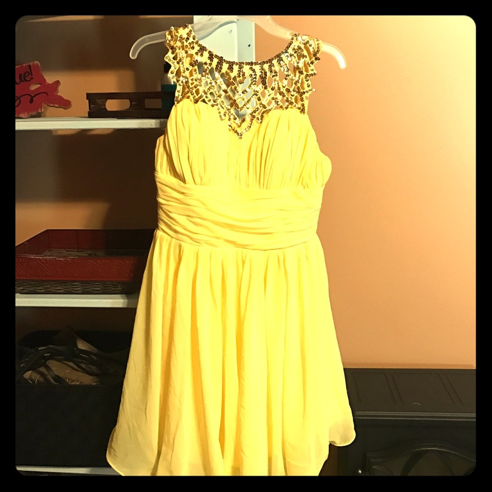 Homecoming dress Worn once! Great condition Size 8