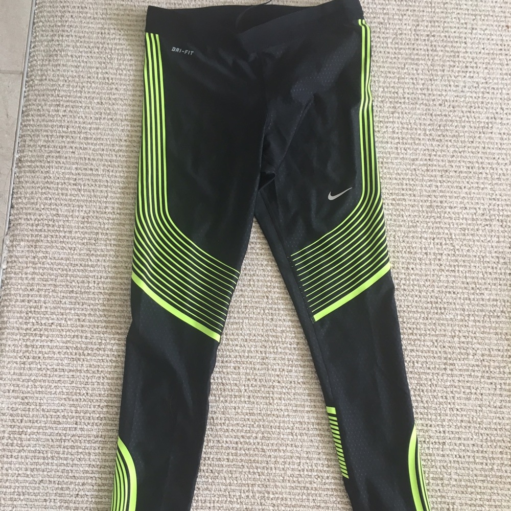 ❗️SOLD❗️Nike power speed running tights in Volt