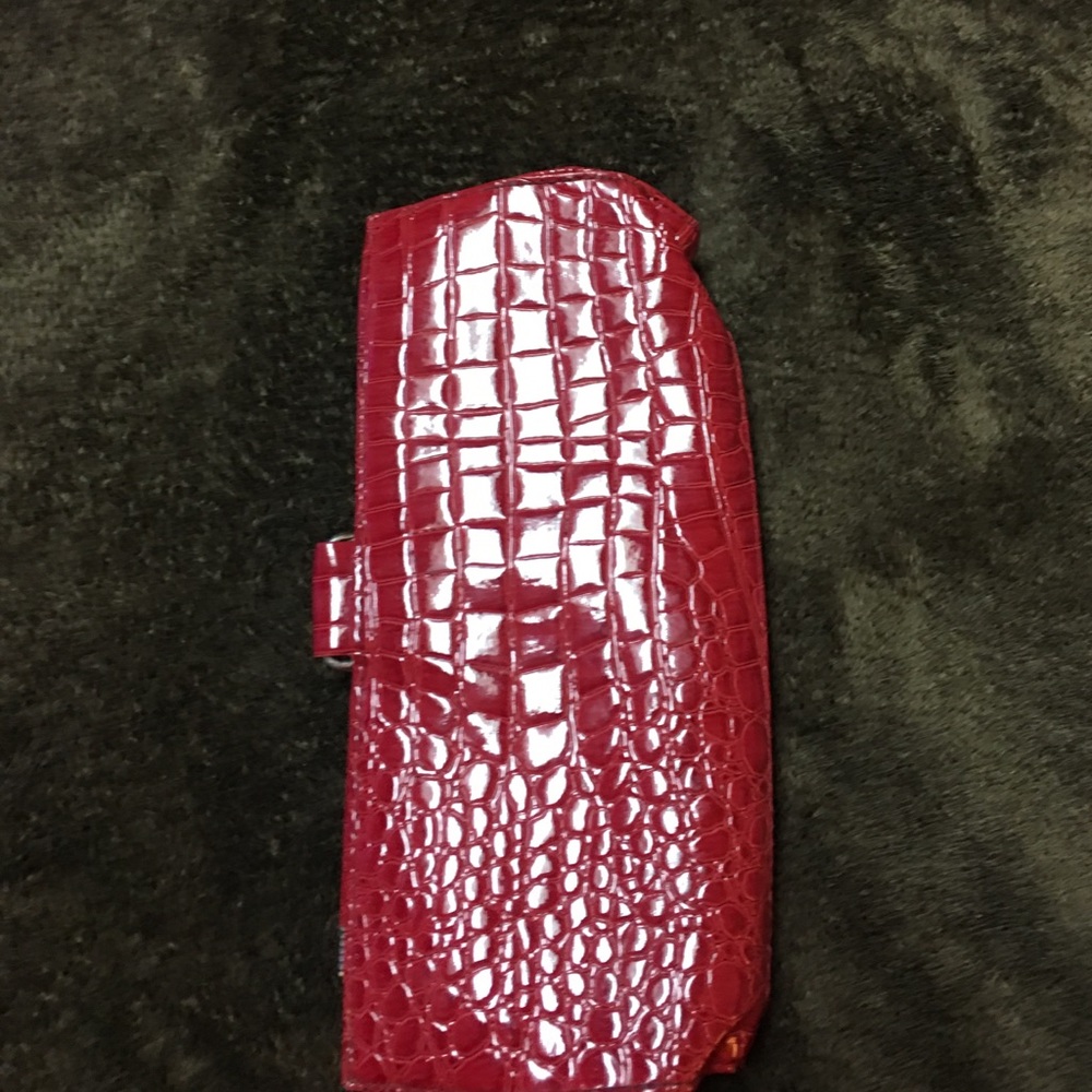 Red clutch