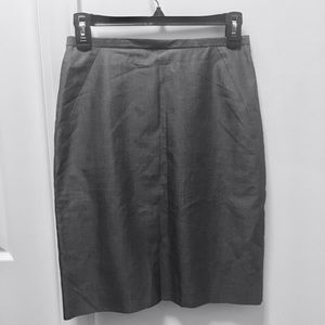 Anne Taylor Petites charcoal grey  skirt 🌺