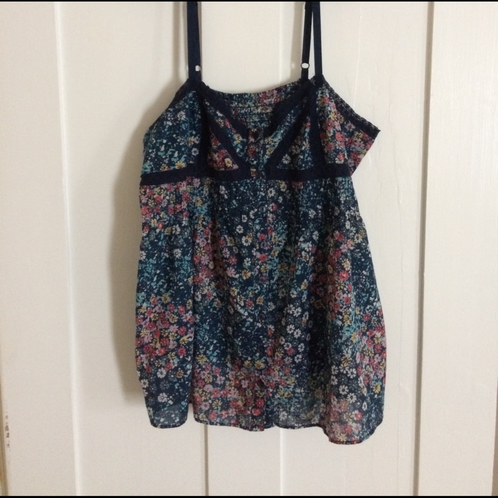 Beautiful, flowy, floral print tank top