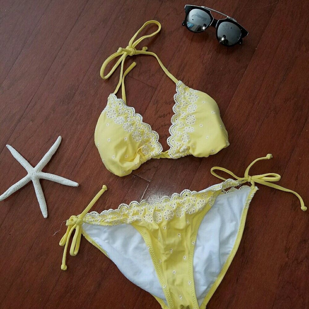 Sunny yellow bikini