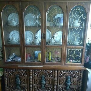 Complete dining room set with table extender