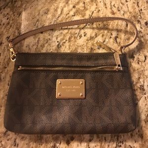 Michael kors brown wrislet