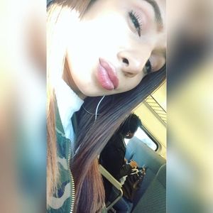 Meet your Posher, Abelena