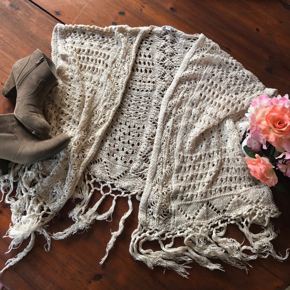 🌾 Boho Crochet Poncho
