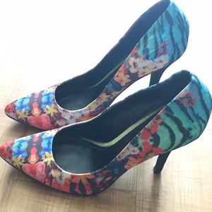 Aldo Floral Pumps (Used) - size 40 (10 US)