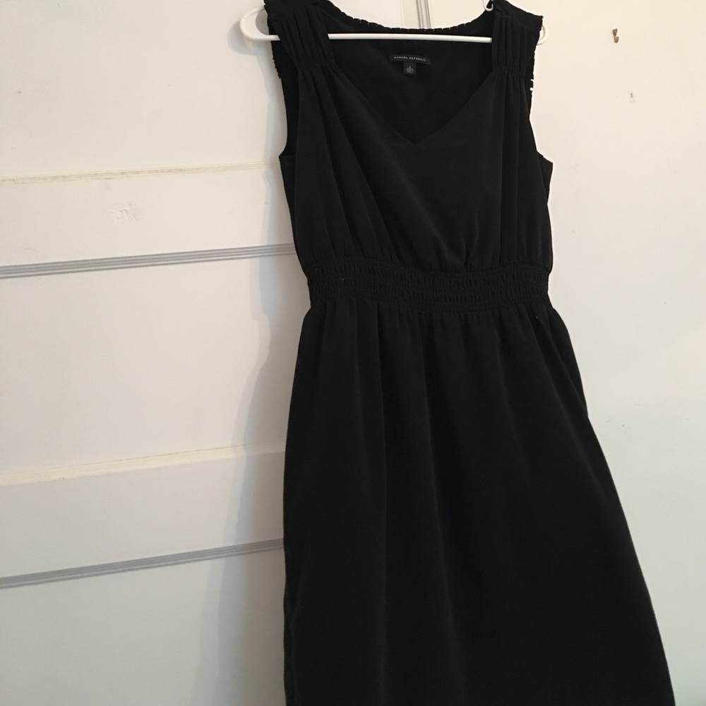 Black sleeveless banana republic dress