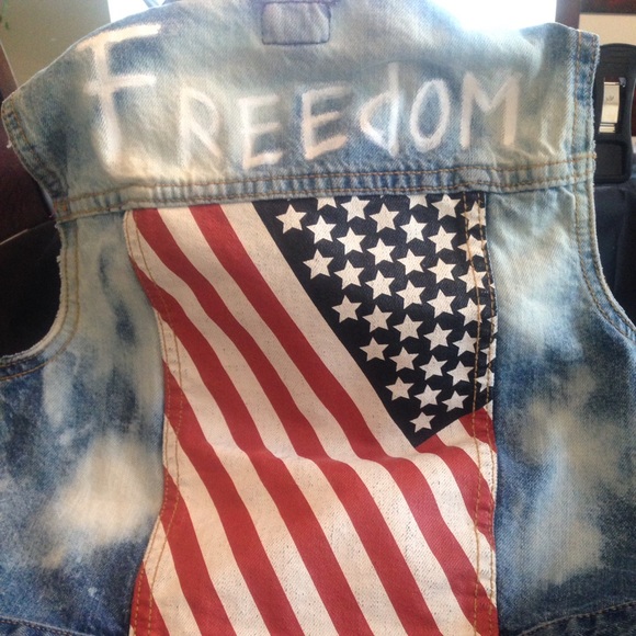 Custom vest - Picture 1 of 3