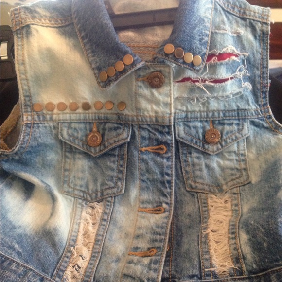 Custom vest - Picture 2 of 3