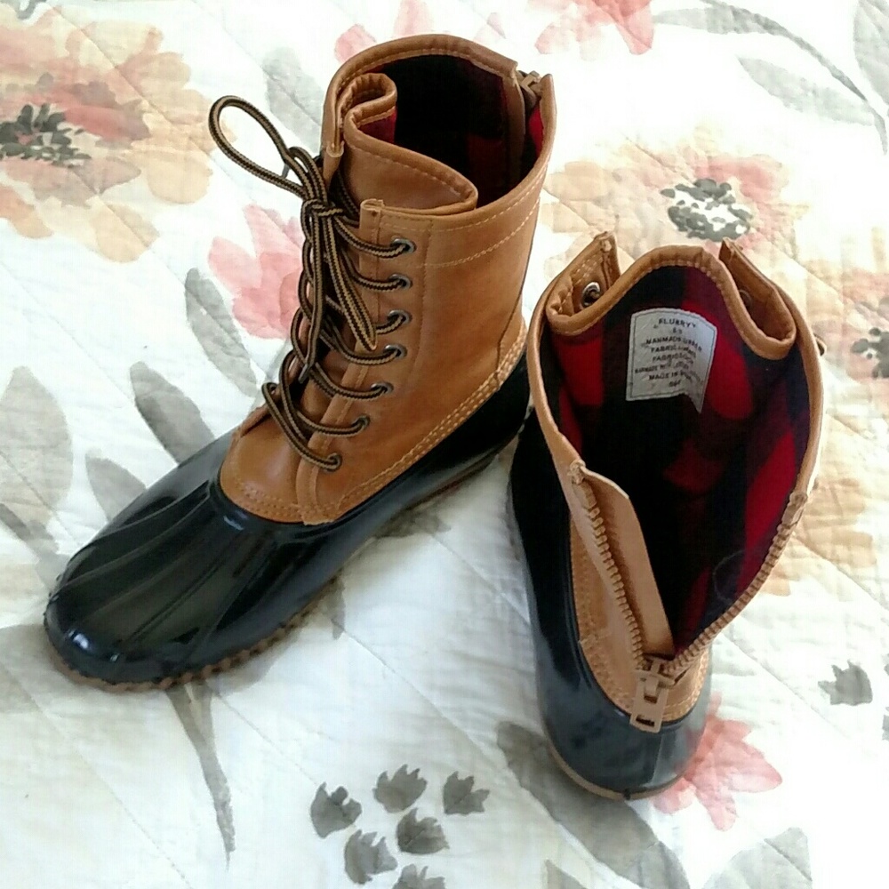 NWOT Madden Girl Duck Boots