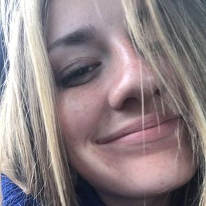 Meet your Posher, Desiree