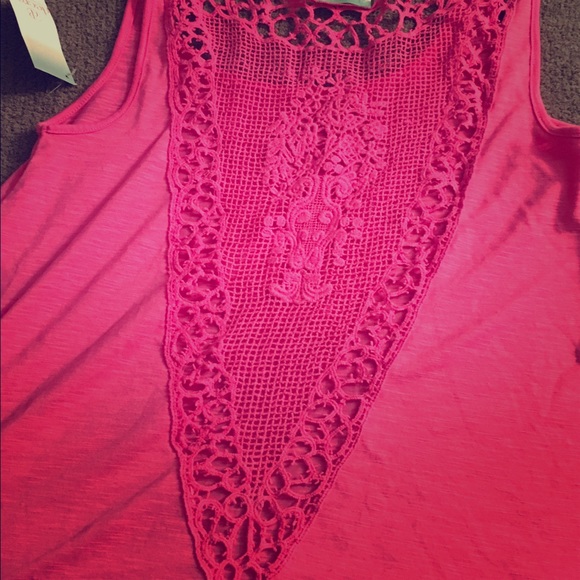 Flowy, lace back spring/ summer tank - Picture 1 of 4