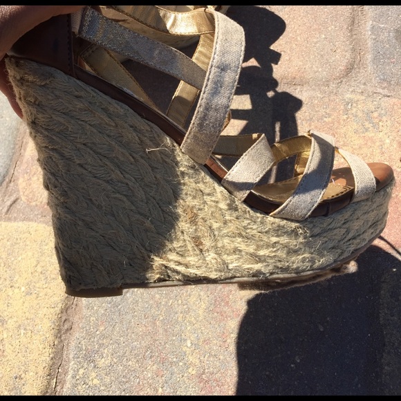 Chinese Laundry Gold Shimmer Wedge Heels 9.5 - Picture 5 of 6