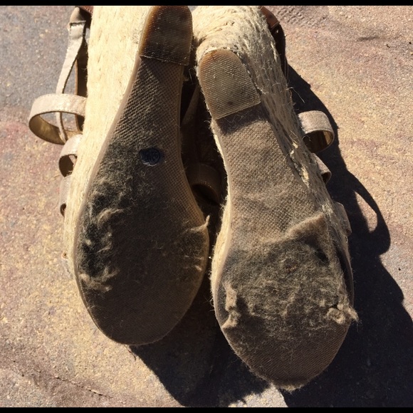 Chinese Laundry Gold Shimmer Wedge Heels 9.5 - Picture 6 of 6