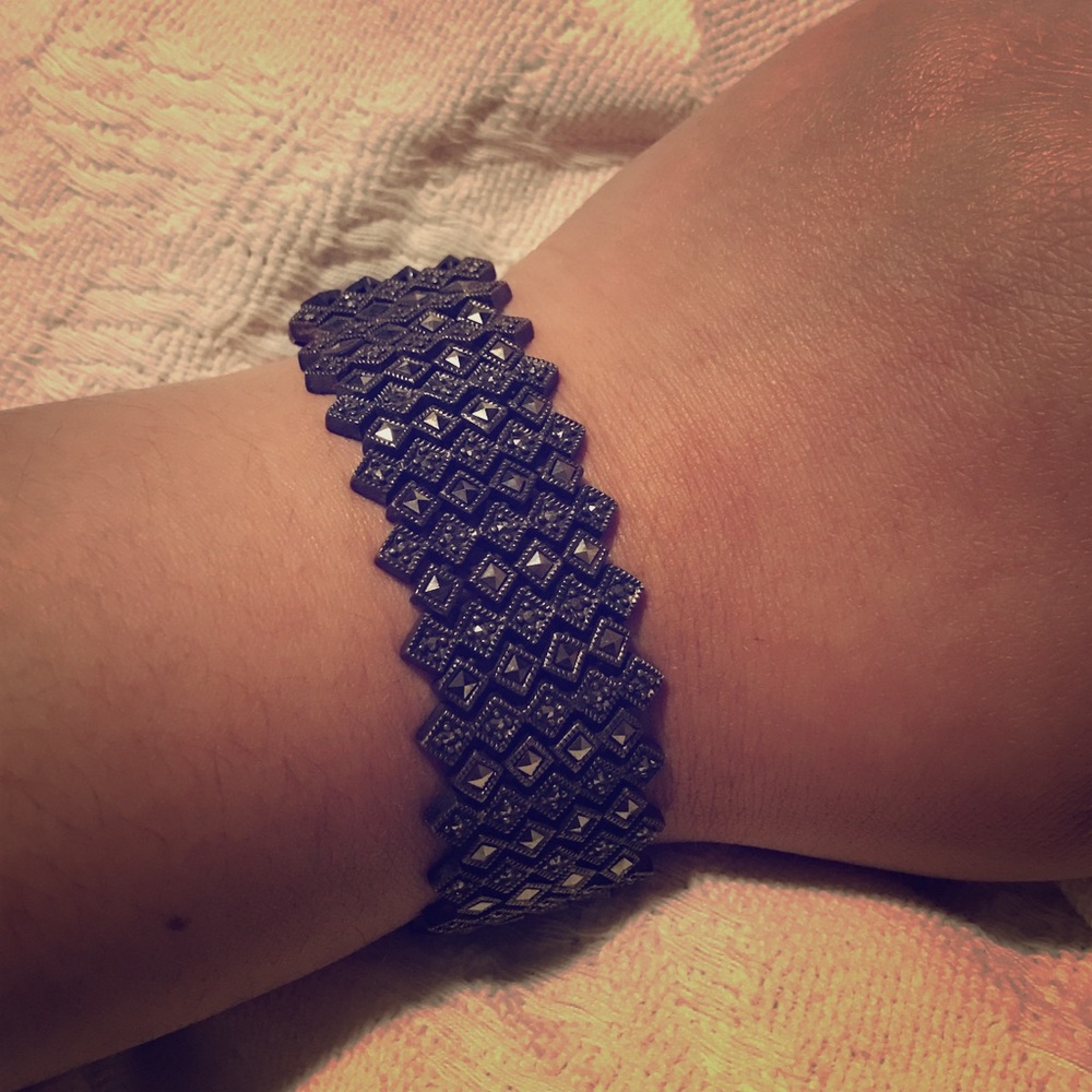 Gorgeous sterling silver marcasite bracelet