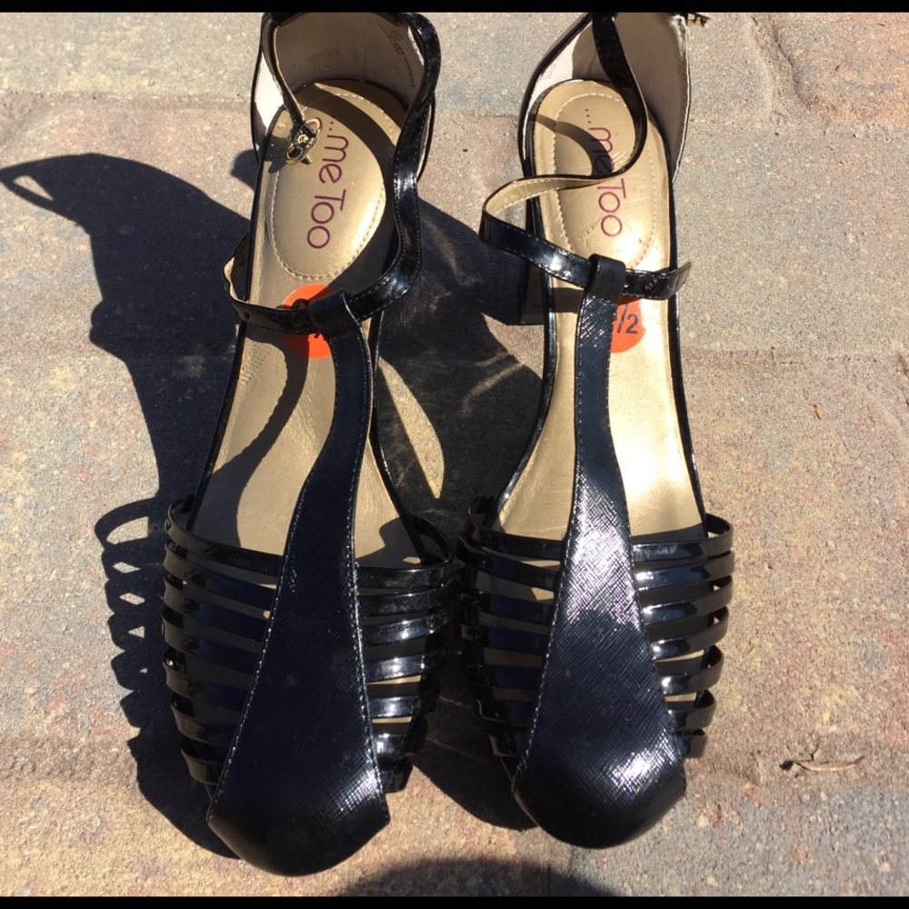 Me Too Black Patent Leather T Strap Sz 9.5