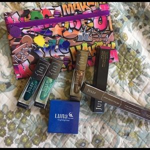 Cosmetic goody bag