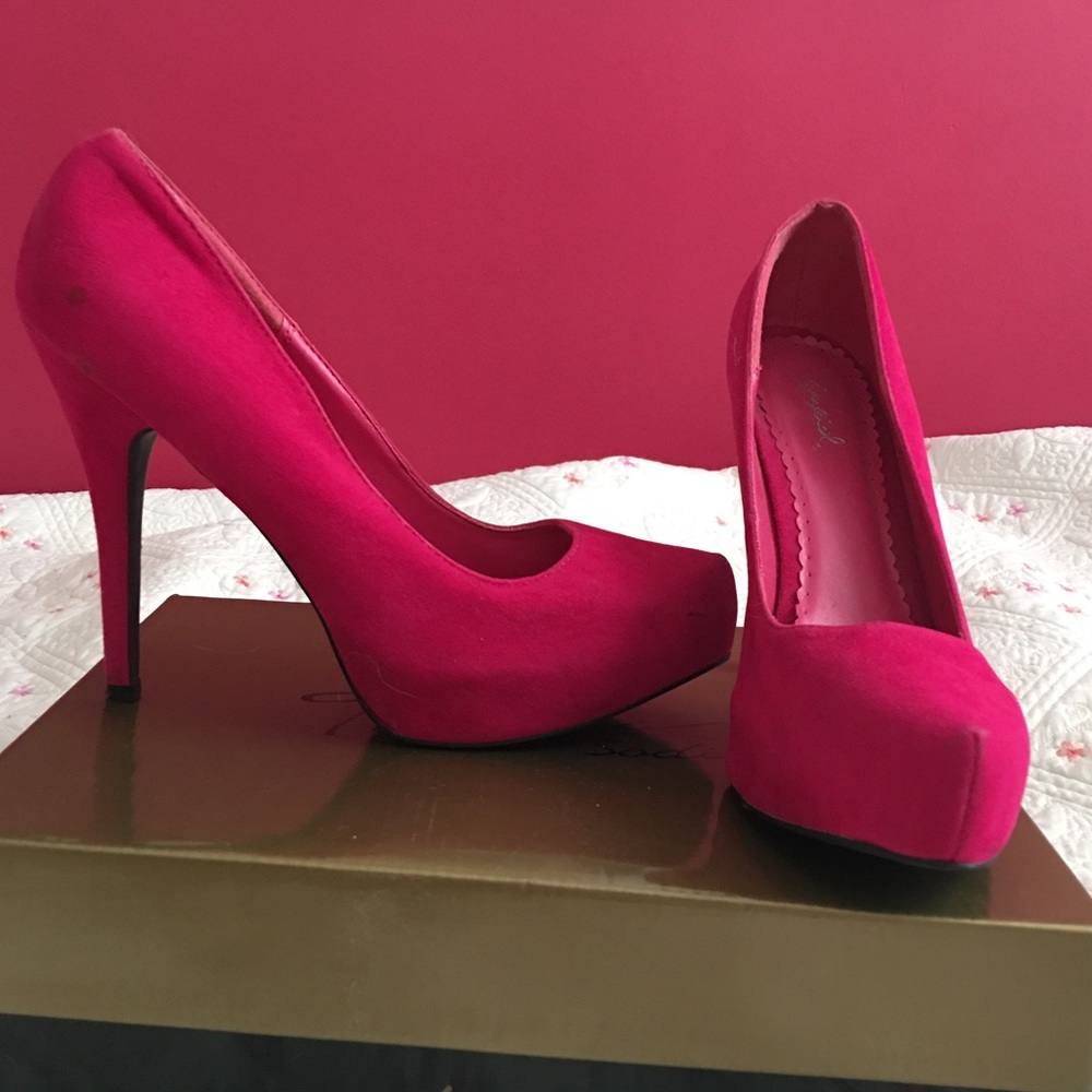 Pink Suede Pumps - Picture 3 of 5