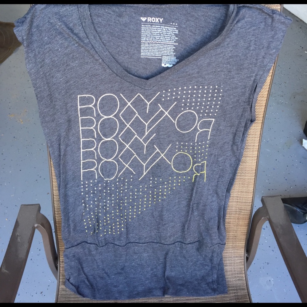 Roxy VNeck Light Weight Grey T shirt 👚 Medium