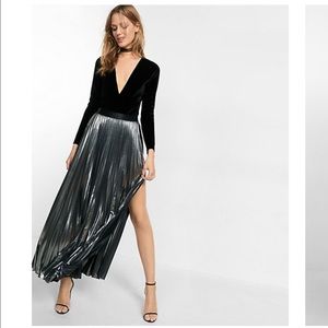 Silver pleated express skirt with Thigh  split