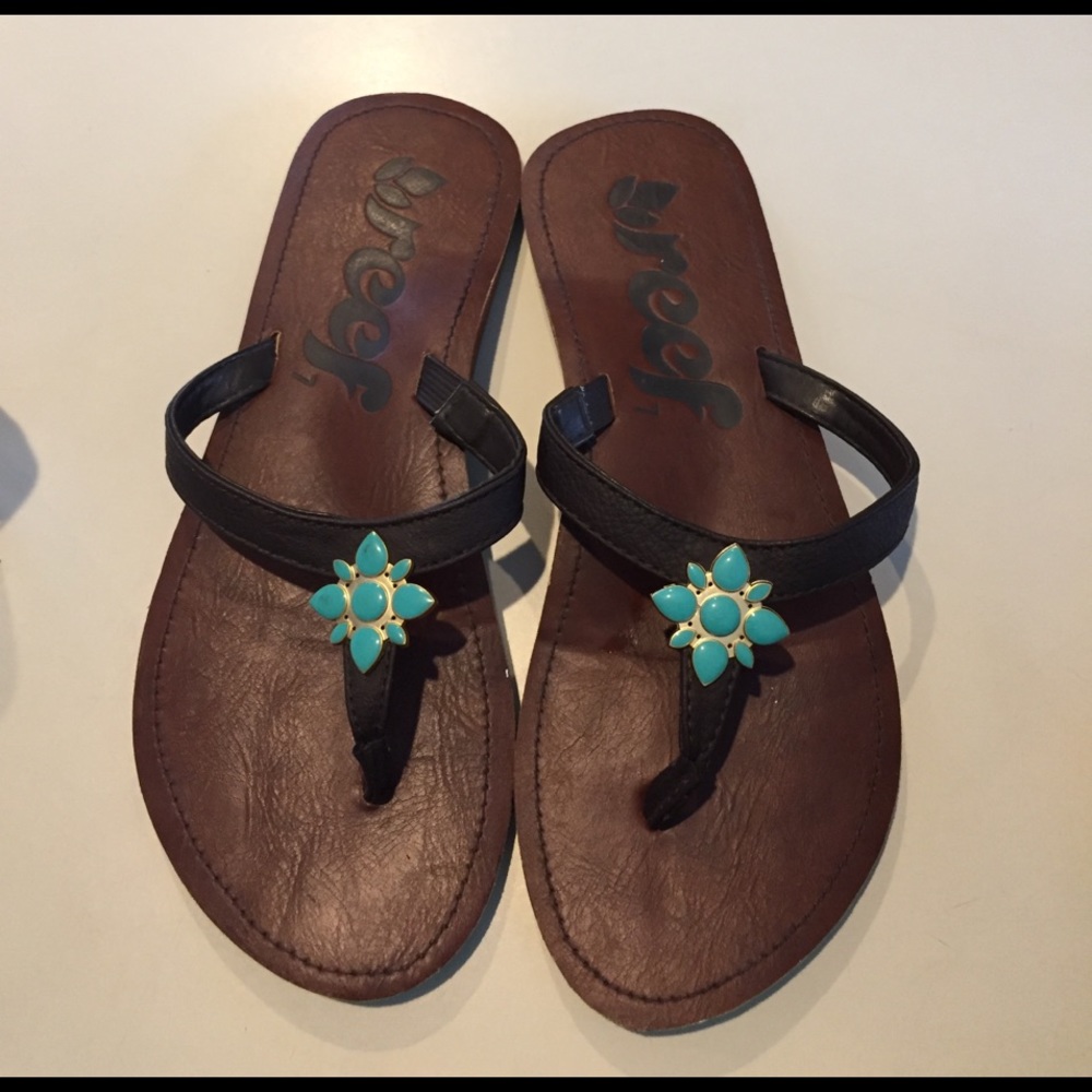 Size 7 reef sandals