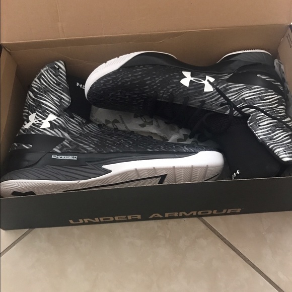 Basketball shoes under armour new ! main image 6