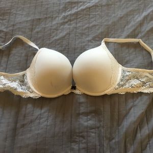 Victoria's Secret Dream Angels Lace Bra