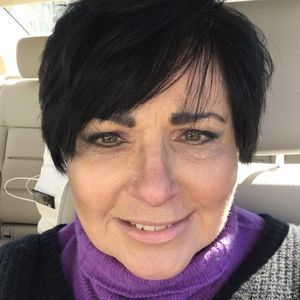 Meet your Posher, Elaine