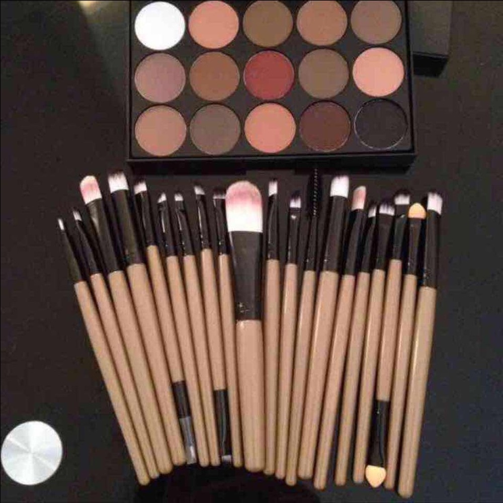 New 20pcs Makeup Brushes and Eyeshadow Palette