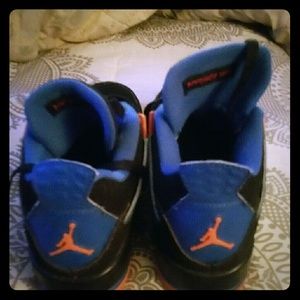 Air Jordan 4 Retro "Cavs"