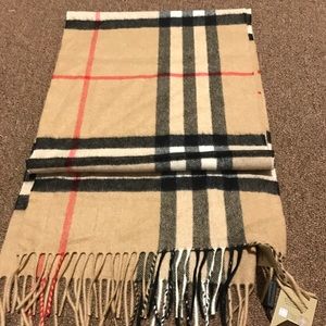 New with tags Giant Check Burberry Scarf