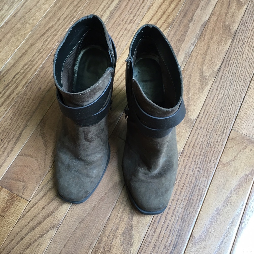 Express Olive Booties! 💃🏻