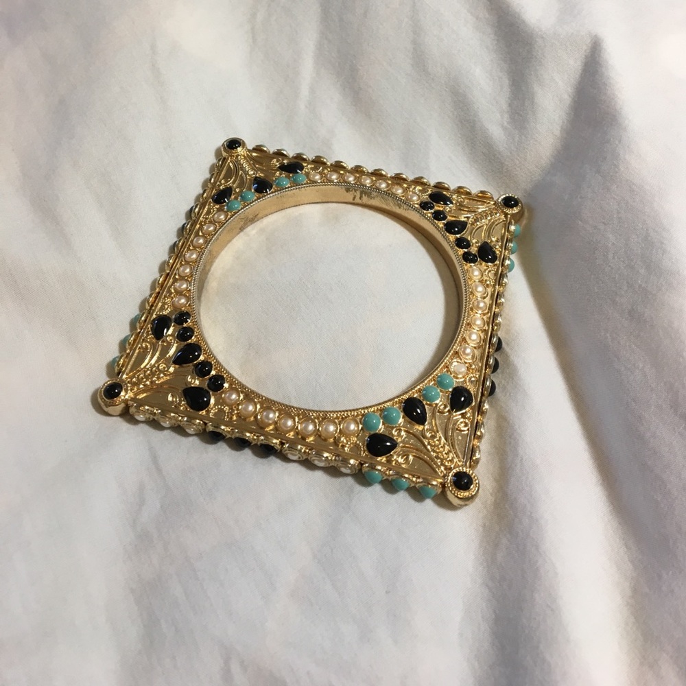 Jewelmint gold-toned square bangle