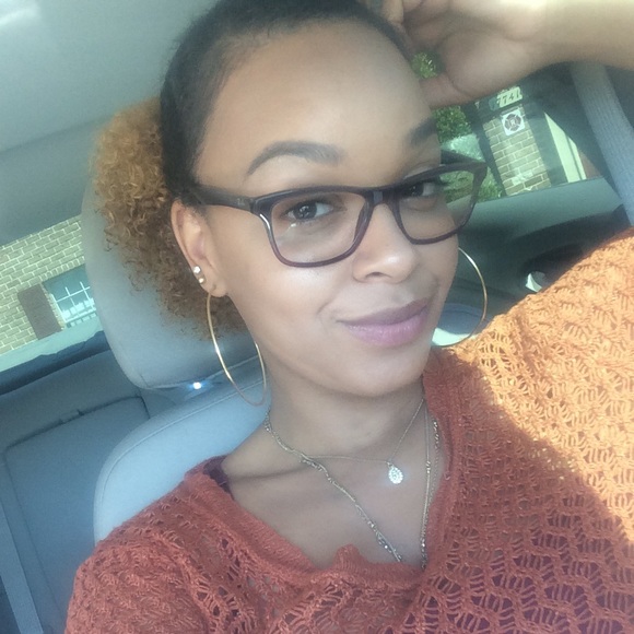 Meet your Posher, Tiffany - Picture 1 of 1