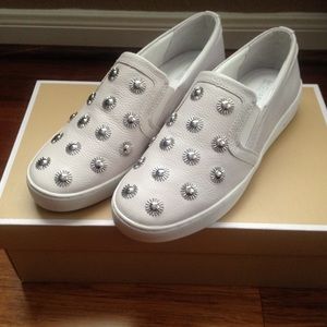 MICHAEL Michael Kors Leo Slip-On sneaker.