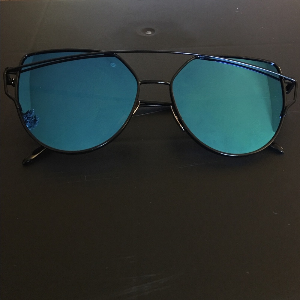 ✨HP✨Mirrored Sunnies! ✨Blue/Black!!! - Picture 5 of 5