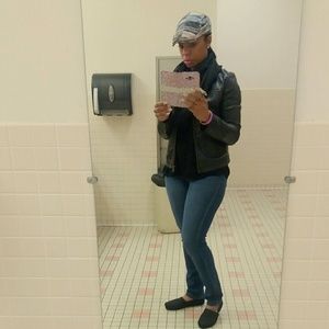 Meet your Posher, Joy