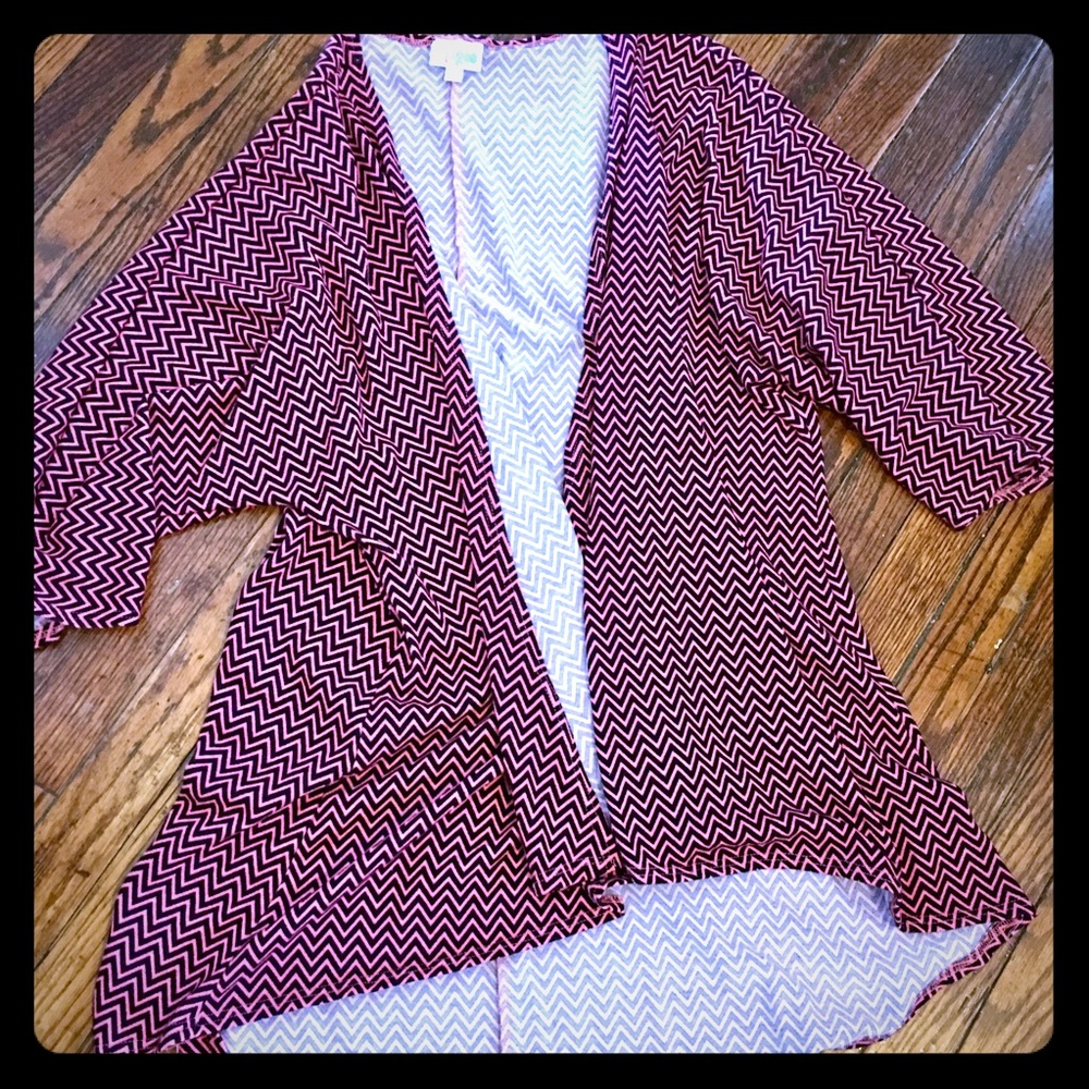 LuLaRoe pink and black chevron Lindsay!