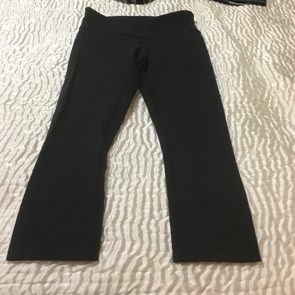 Black Lululemon capris