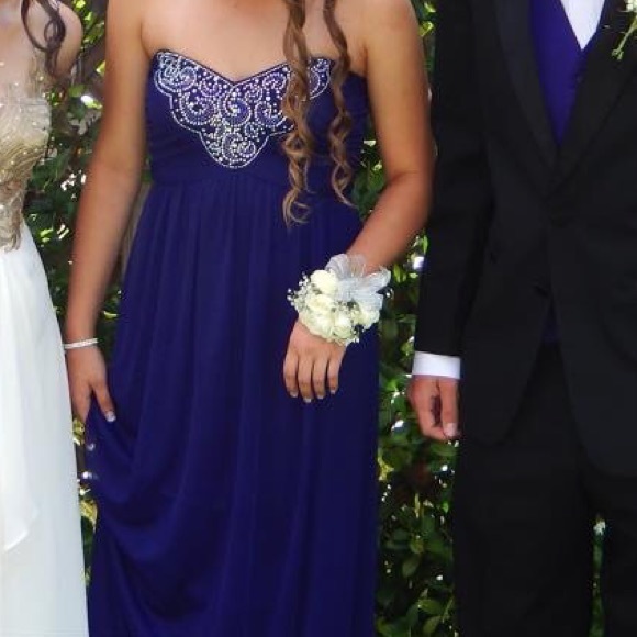 PROM DRESS - Picture 2 of 4