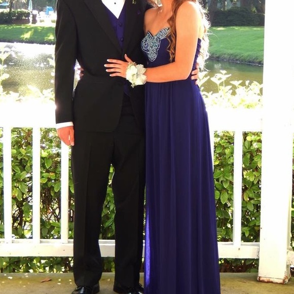 PROM DRESS - Picture 3 of 4