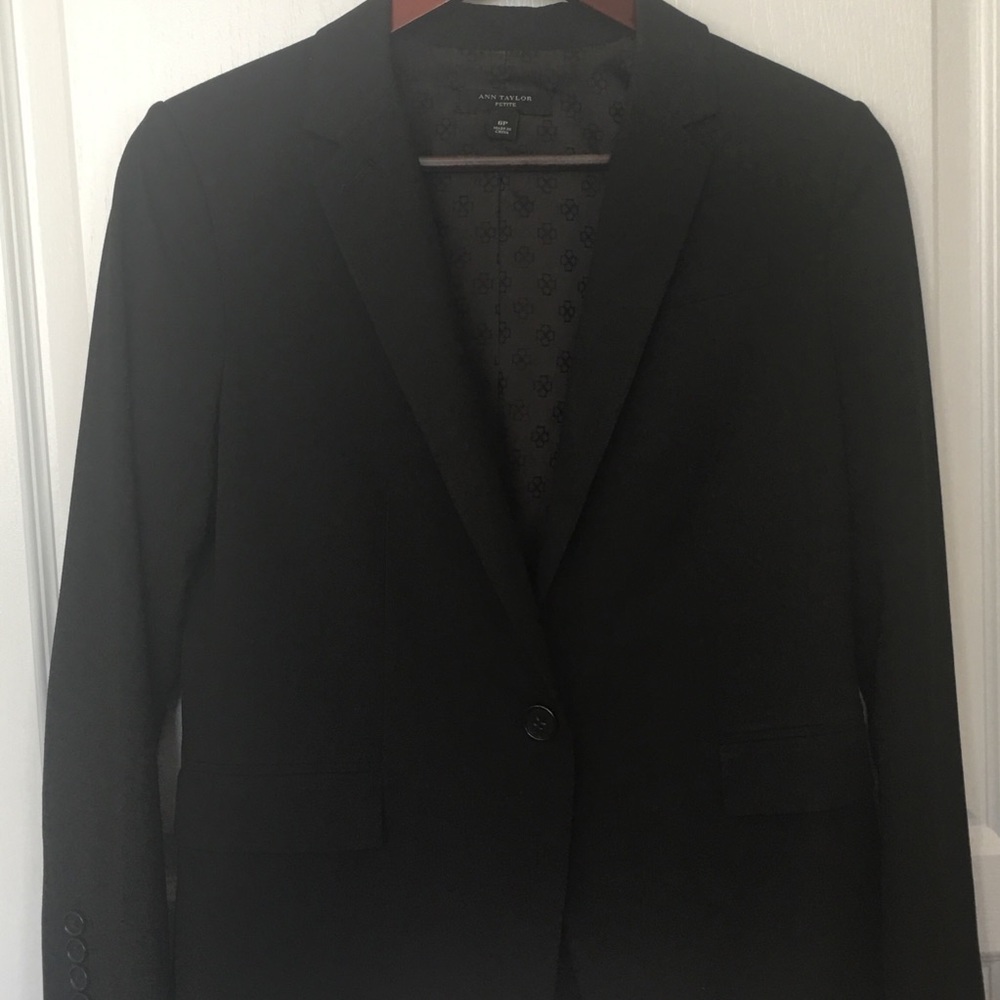 Ann Taylor seasonless  black suit- petite