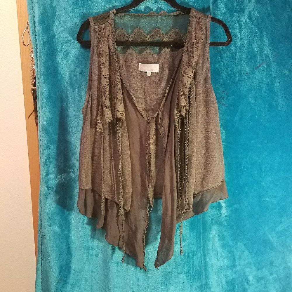 Think Stevie Nicks!
