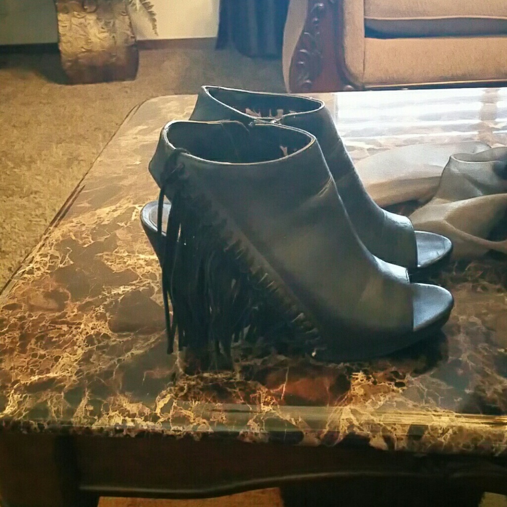 *Final Clearance* Black Fringed by Reba Shoes