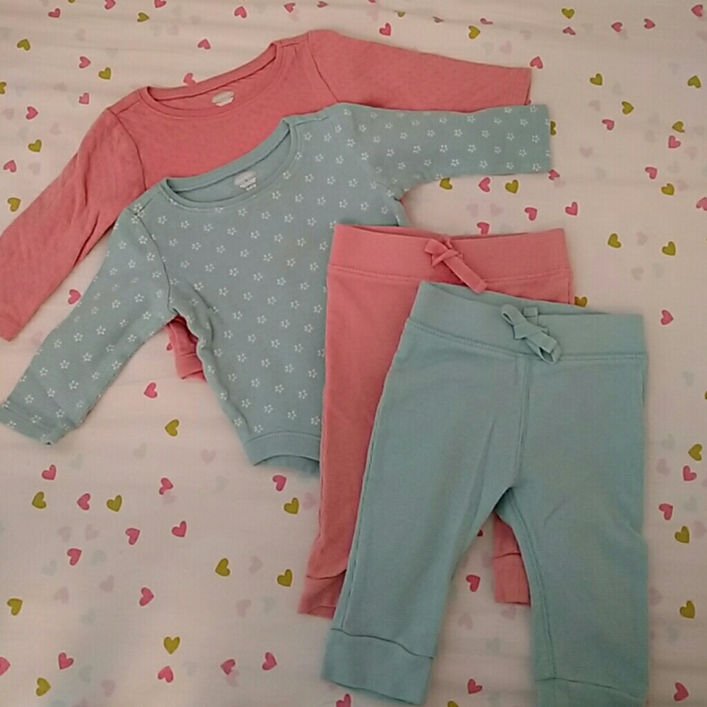 Thermal long sleeve onesies amd two thermal leggin