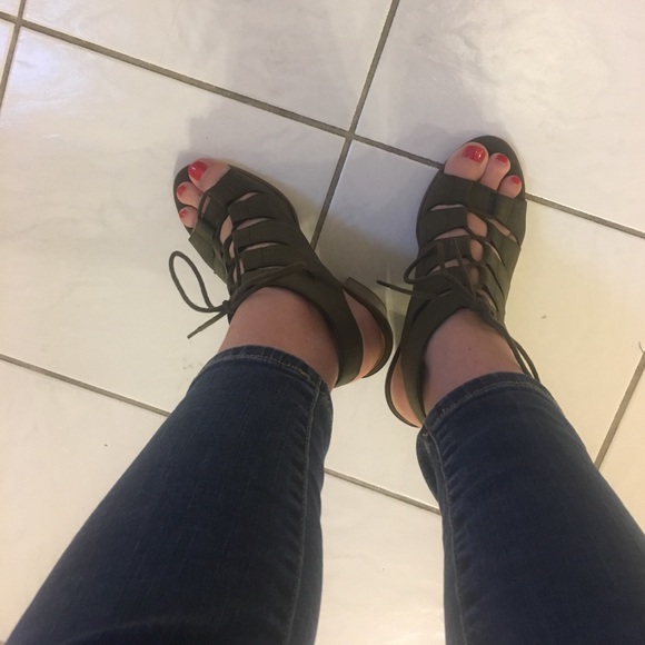 Last pair ‼️🍃size 5.5 Green Block Heels - Picture 5 of 6